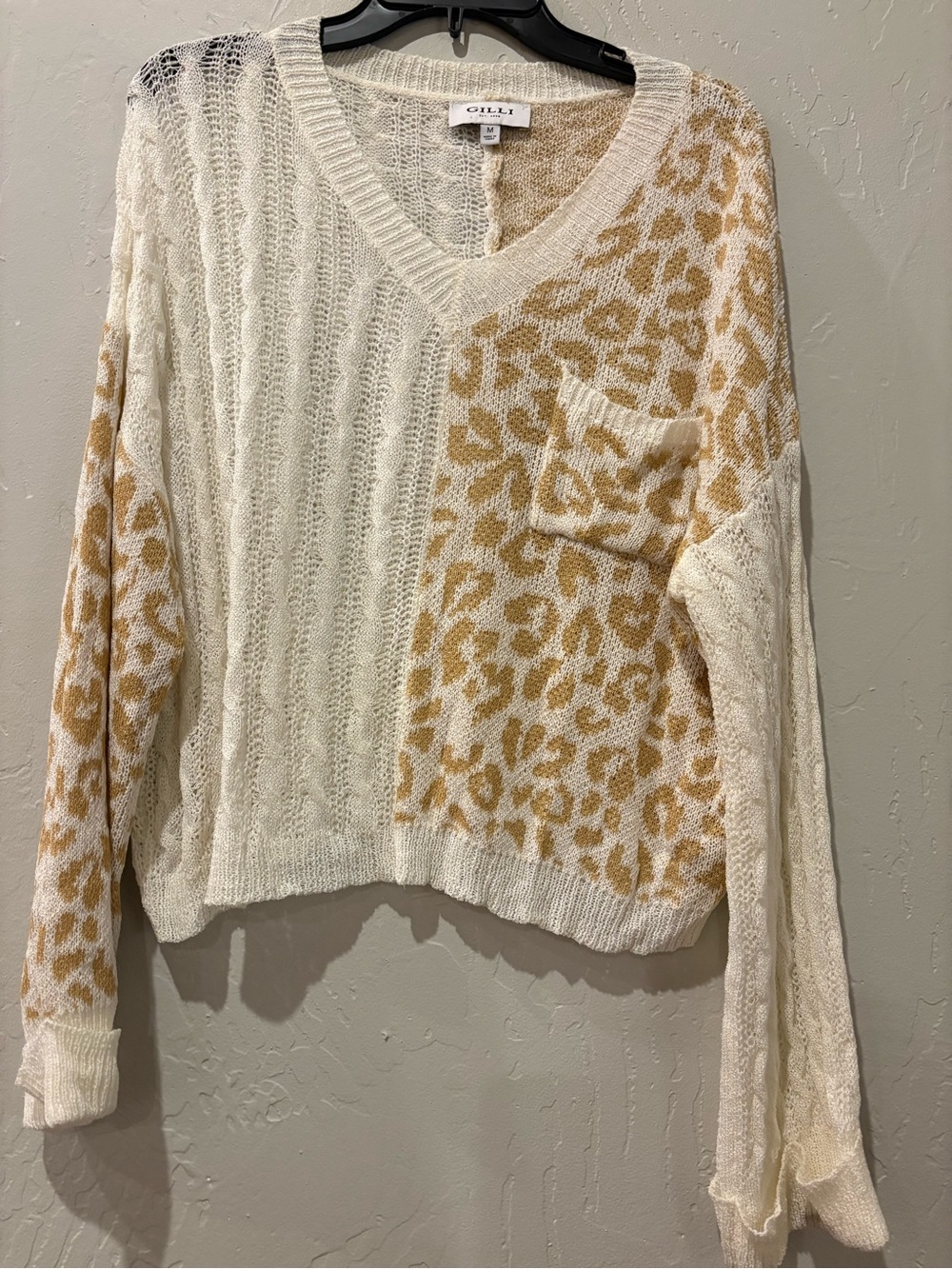 Gilli V-Neck Sweater in Cream and Tan Leopard